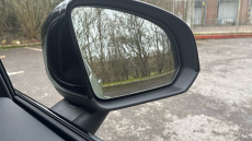 Volvo XC40 2.0 B4P Ultra Dark 5dr Auto Petrol Estate